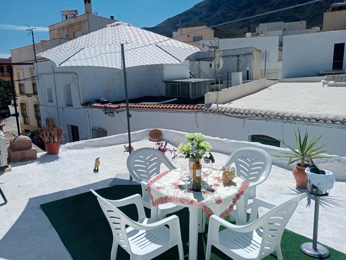Charming House In Illar With Mountain View And Balcony Vila Exterior foto