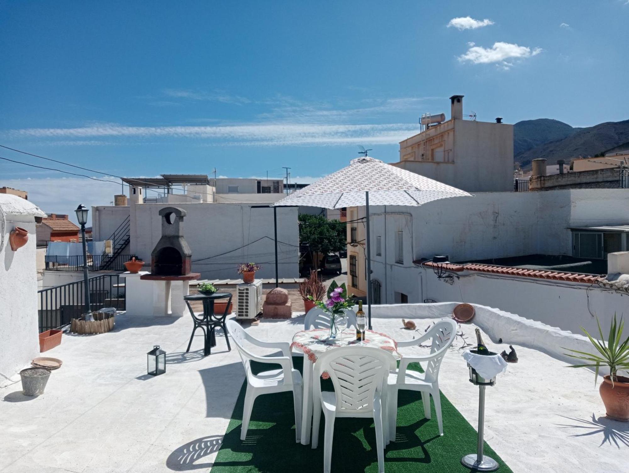 Charming House In Illar With Mountain View And Balcony Vila Exterior foto
